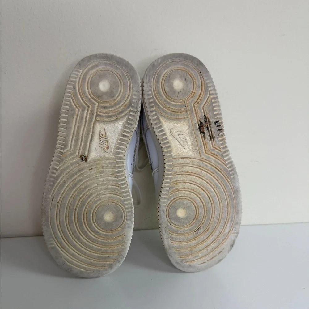 Nike: Kids White Force 1 LE Sneakers, Size 1.5